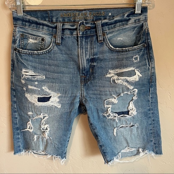 AEO Mens Patched Distressed Denim Shorts - Picture 2 of 9